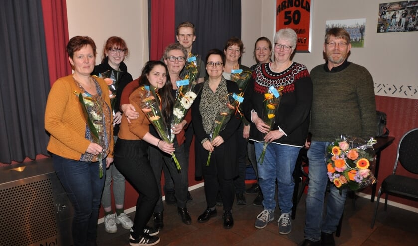 De negen geslaagde kandidaten en kaderinstructeur René Garstenveld (rechts).