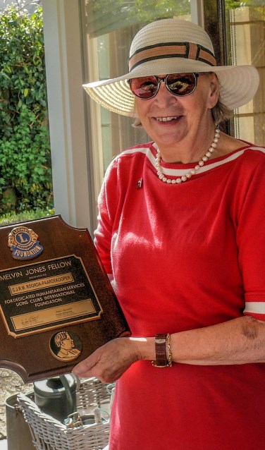 Tineke Roorda is trots op haar Melvin Jones Fellowship Award. Foto: Rob Schuurman