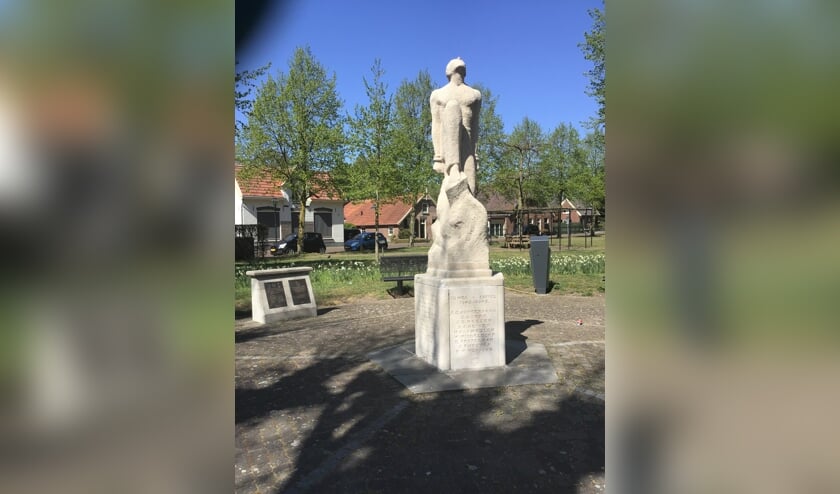 <p>Herdenkingsmonument en Joods en Nederlands-Indië Monument, hoek Ruurloseweg – Hengeloseweg in Zelhem. Foto: Mirjam Rensink</p>