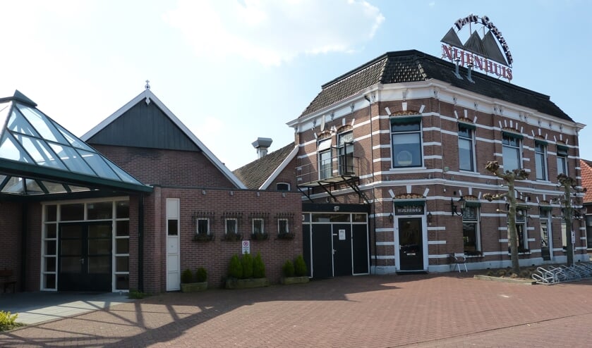 De grote zaal en kegelbanen maken plaats voor appartementen. Foto: Bernhard Harfsterkamp