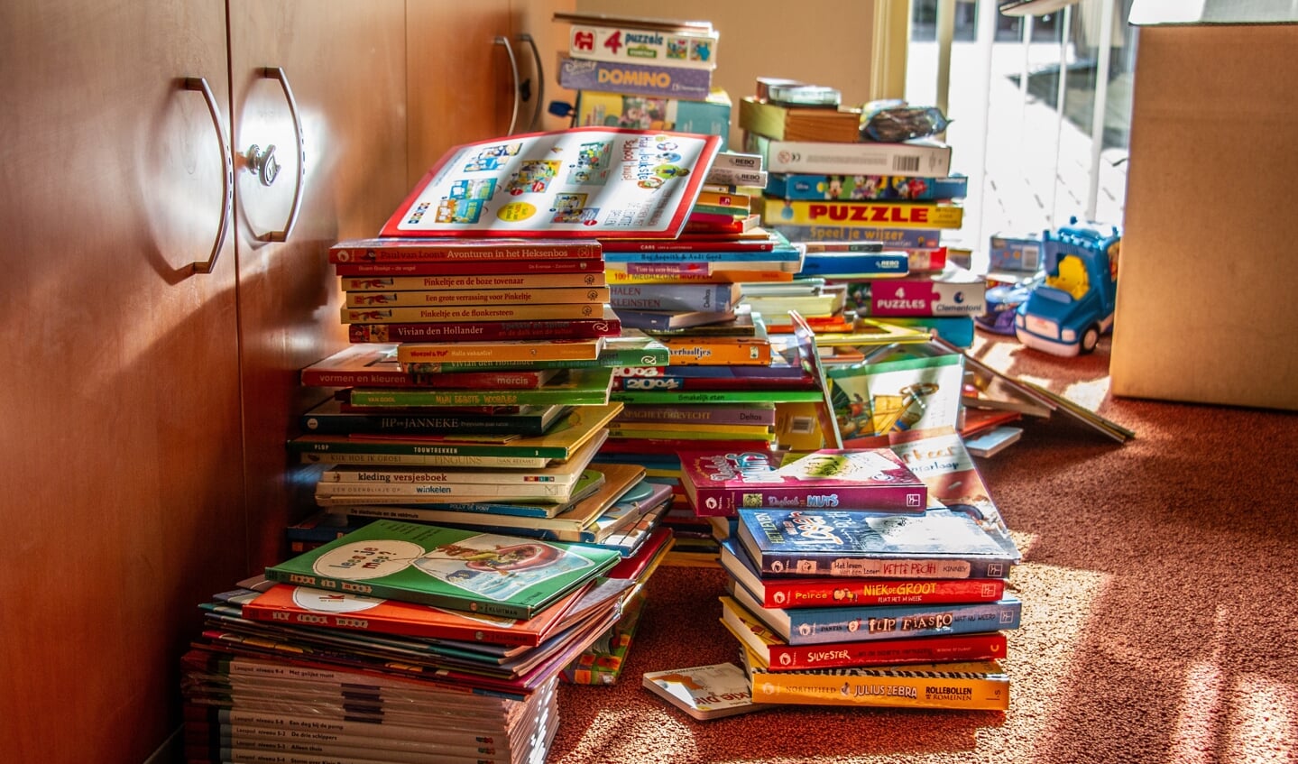 De tasjes van 's Heeren Loo worden gevuld met boeken, knutselspullen en narcisjes. Foto: Liesbeth Spaansen