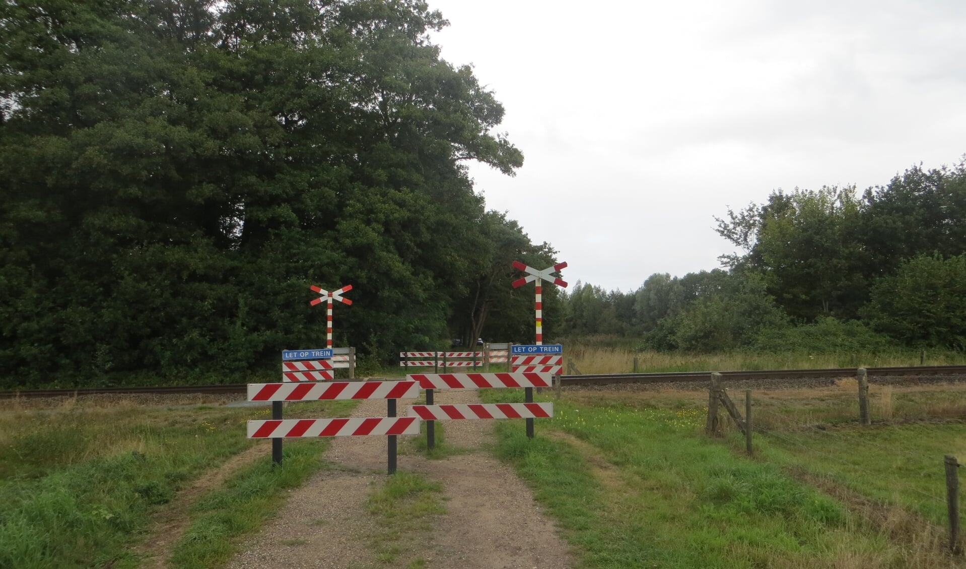 De spoorwegovergang wordt definitief afgesloten. Foto: Bernhard Harfsterkamp