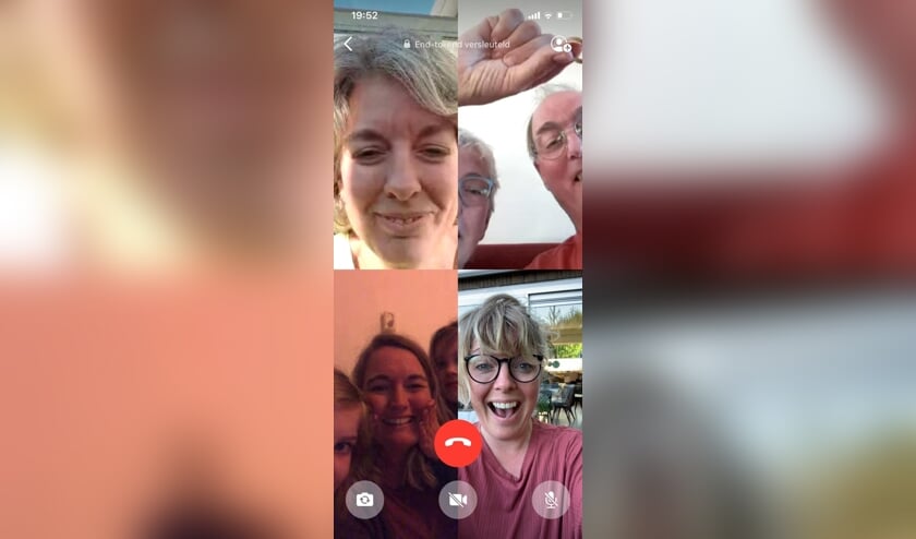 Videobellen na de vondst. Foto: PR