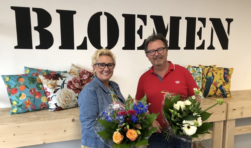 Jolanda en John Bolster in hun nieuwe zaak aan de Oudestraat 55. Foto: Rieta van der Linde