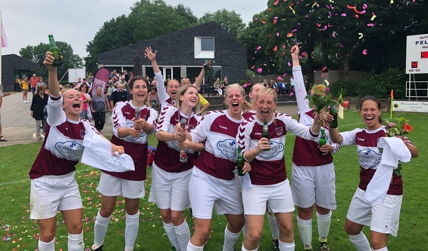 Het vrouwenteam van HC ’03 werd recent kampioen. Foto: PR