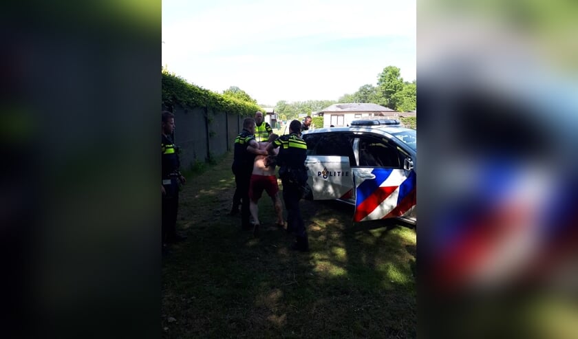 De man verzette zich bij zijn aanhouding. Foto: Facebook Willem Saris