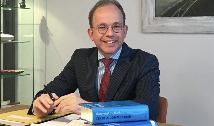 'We worden juist nu gebeld door mensen die advies willen over zaken die ze goed geregeld willen hebben. Testamenten en levenstestamenten krijgen nu nog meer aandacht', ervaart notaris Jeroen Blankestijn. Foto: PR