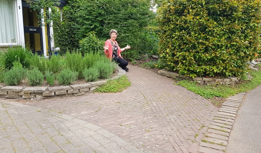 Joke Barends: ‘Tot hier moet het allemaal eruit, dat kan toch niet waar zijn. Het is onvoorstelbaar.’ Foto: Han van de Laar