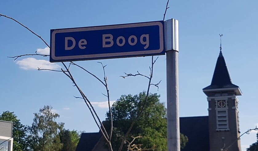Op het braakliggende terrein aan De Boog in Mariënvelde worden maximaal 15 woningen gebouwd. Foto: Kyra Broshuis