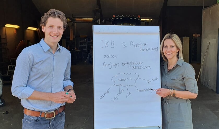 Tom Krajenbrink en Erna Koeslag zijn op zoek naar 'het schaap met de vijf poten'. Foto: PR