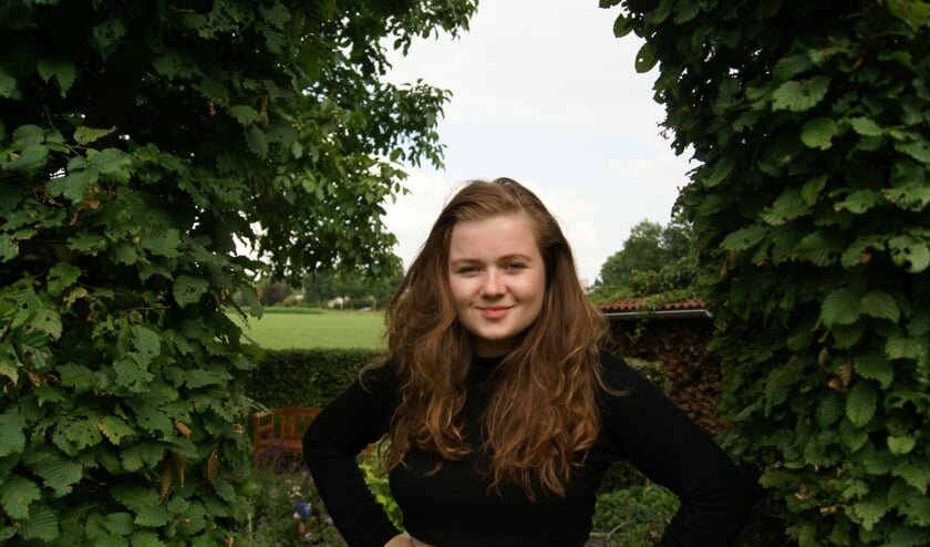 Gewapend moet schrijfblok en camera trekt Eva Schipper deze zomer door de Achterhoek. Foto: eigen foto