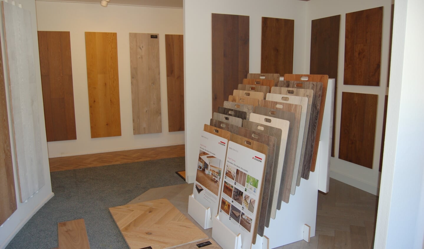 Grevers biedt hout, laminaat, kurk en PVC. Ook te zien in de showroom. Foto: Verona Westera
