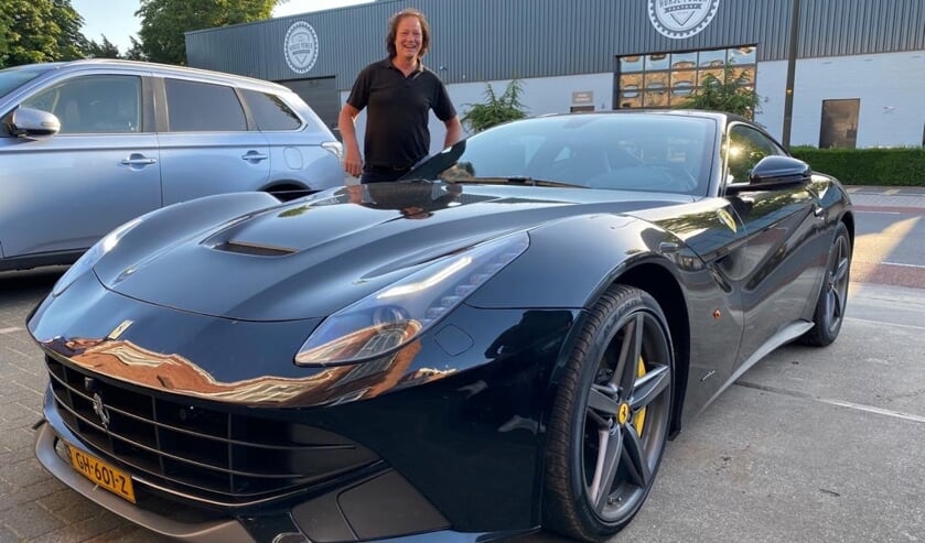 Gerhard werd opgehaald in een Ferrari. Foto: PR