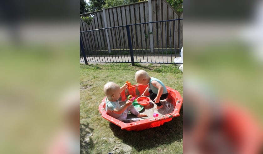 De kleintjes konden in een modderbadje zitten. Foto: PR