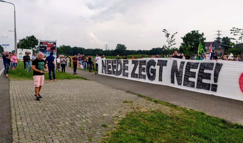Neede zegt Nee tegen de komst van de vijf reuzenwindmolens. Foto: Rob Stevens