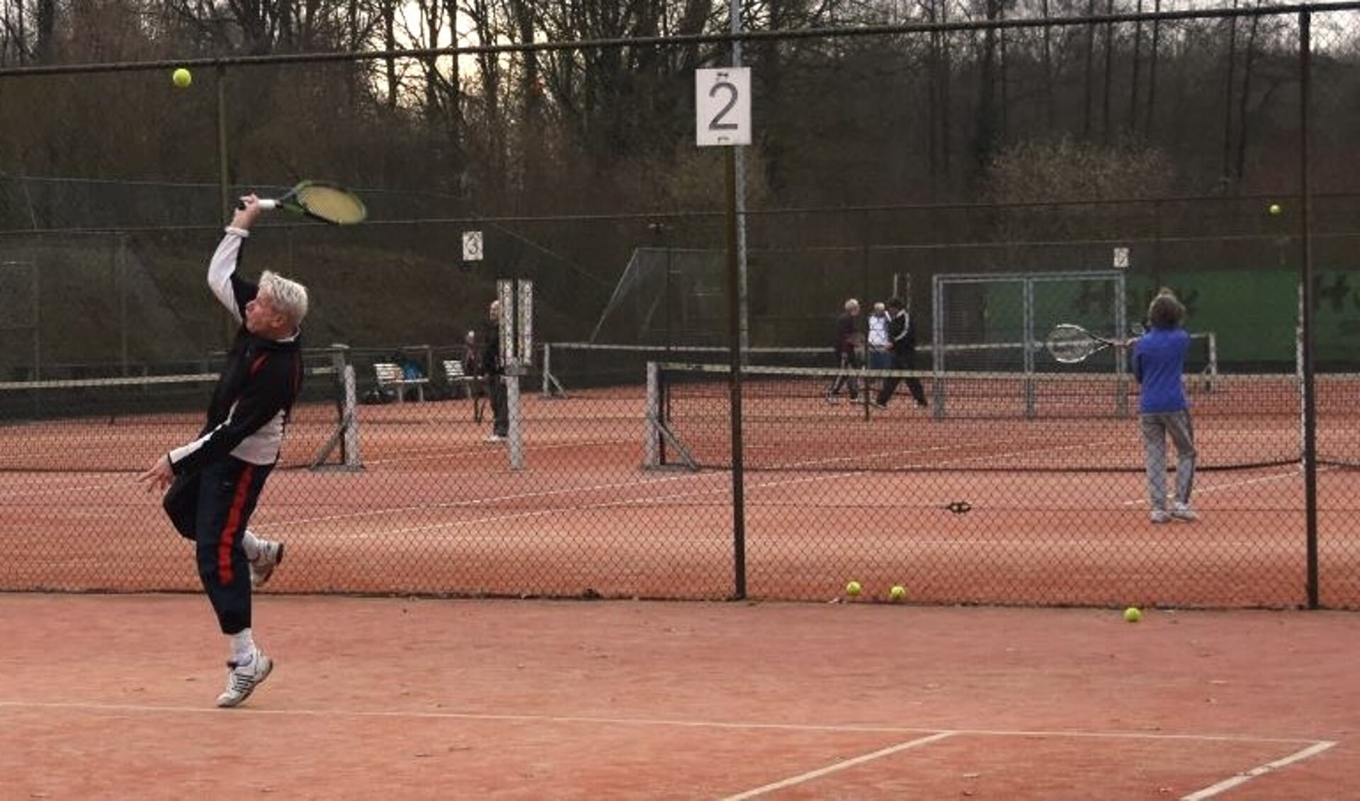 Tennissen aan de Loolaan in Ruurlo. Foto: PR.