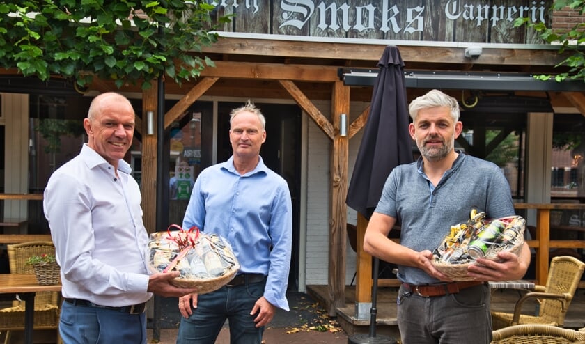 Ruud Weijers (l.) en Ron Schoppers (r.) samen met Gerbert Tiecken. Foto: Clubfotograaf ZZC '20/Gerrie Evers