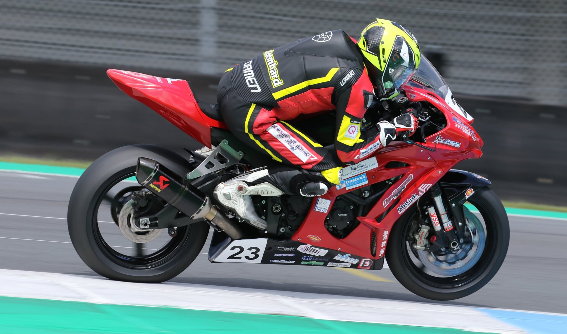 Virgil Amber Bloemhard werd met zijn Superbike vierde in race twee. Foto: PR