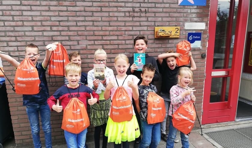 Blije leerlingen van basisschool 't Leemvoort in Westendorp