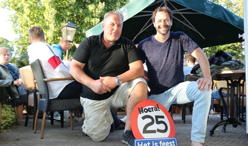 Wim Bruil (l.) en Bas Kervel werden afgelopen week in het zonnetje gezet. Foto: Arjen Dieperink
