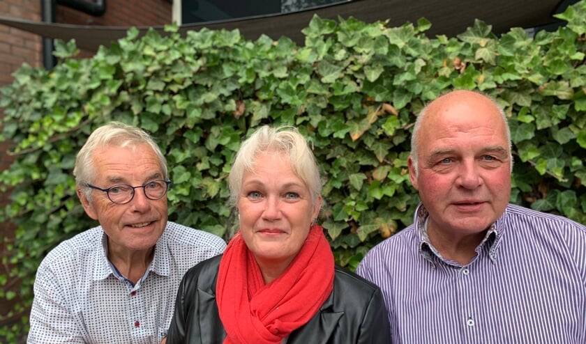Het bestuur van HV De Berkelstreek wordt voorlopig gevormd door (vlnr): voorzitter Jan Versluis, secretaris Loes Huizing en penningmeester Paul Oort.