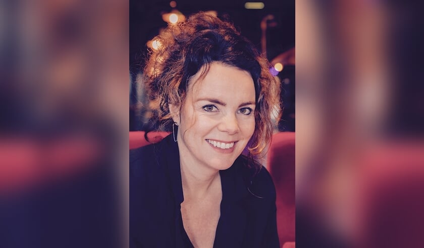 Mirjam Radstake, directeur/programmeur van Schouwburg Lochem zal bij Theater Hanzehof zich bezig gaan houden met het programmeren van de theaterzaal. Foto: PR