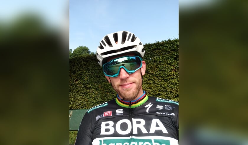 Jelle gaat voor de voedselbank 225 kilometer 'afzien op de racefiets'. Foto: PR