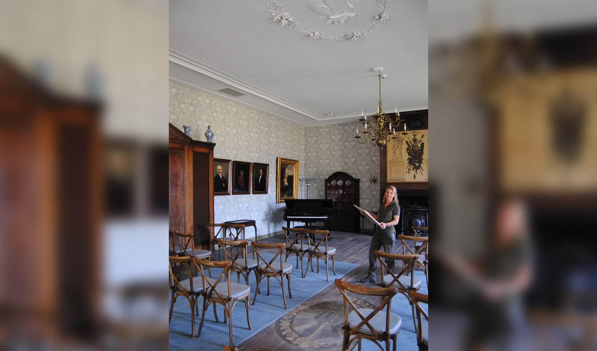 Anouk Ballot zorgde met haar collega's ook voor de decoratie van de Van Westerholt-zaal. Foto: Contact