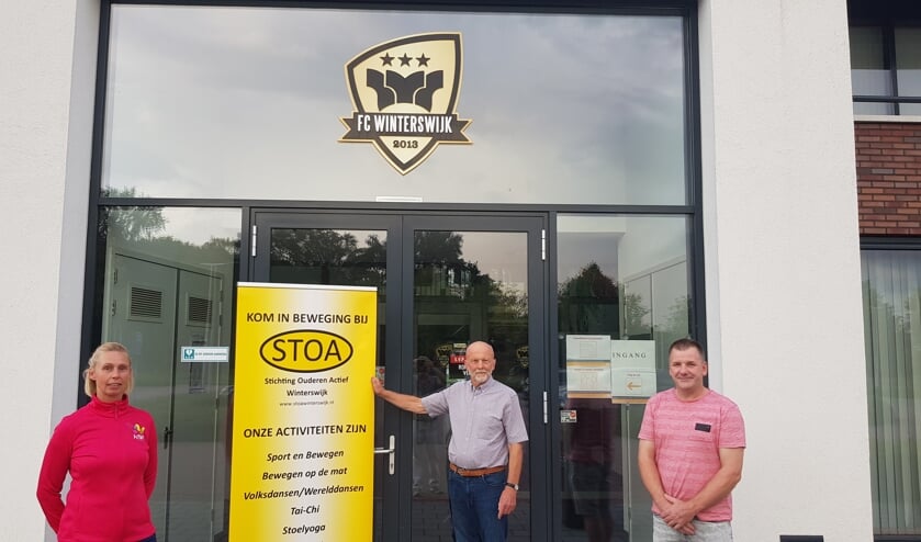 Van links naar rechts: Monique Wieskamp, Teun Jansen en Bert Grevers bij FC Winterswijk. Op de foto ontbreekt Jelle Hillen. Foto: Han van de Laar