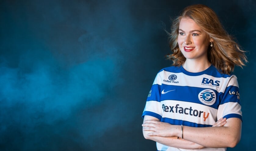 Superboer Christine Hermsen schrijft en zingt een lied voor De Graafschap. Foto: Marcel te Brake
