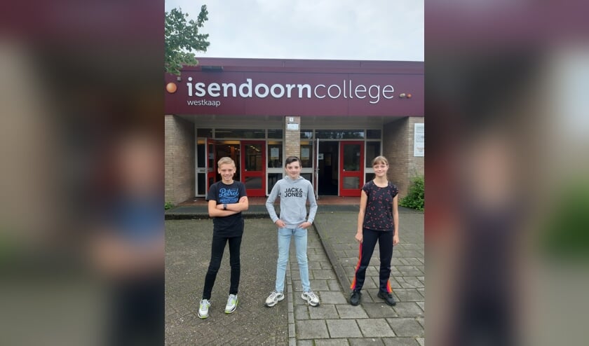 Milan, Mart en Floor hebben een fijne eerste week op het Isendoorn College achter de rug. Foto: Rudi Hofman