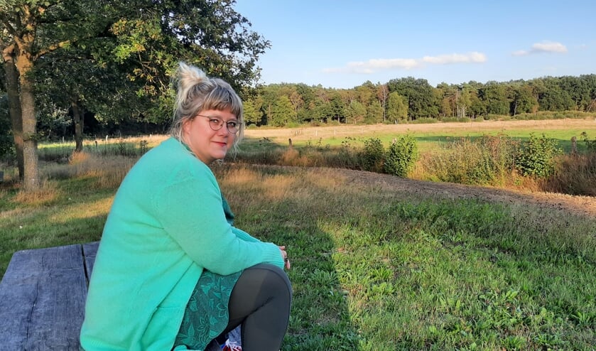 Nicole Rouwmaat bij haar favoriete natuurgebied in Oost Gelre: het Vragender Veen. Foto: Kyra Broshuis