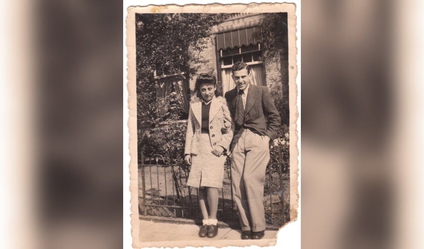 Thea Windmuller en Wolfgang Maas in Zutphen. Foto: ©familie-archief Mirjam Schwarz
