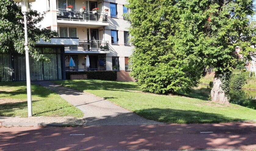 Het rondje gracht kent een onderbreking bij de Orangie. Bij Welgelegen wordt het pad weer voortgezet. Foto: Kyra Broshuis