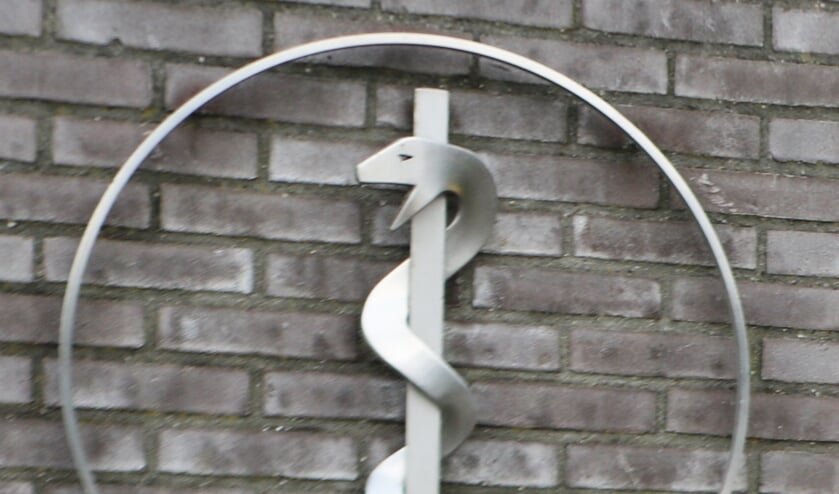 <p>De gestolen esculaap. Foto: Arjen Dieperink</p>