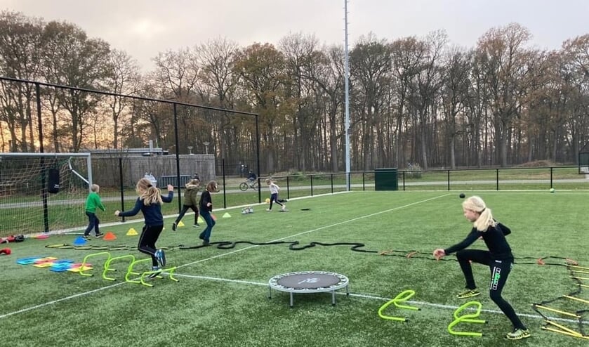 <p>Allerlei sporten en spellen worden aangeboden bij het Sportcarrousel. Foto: Brichbouw</p>