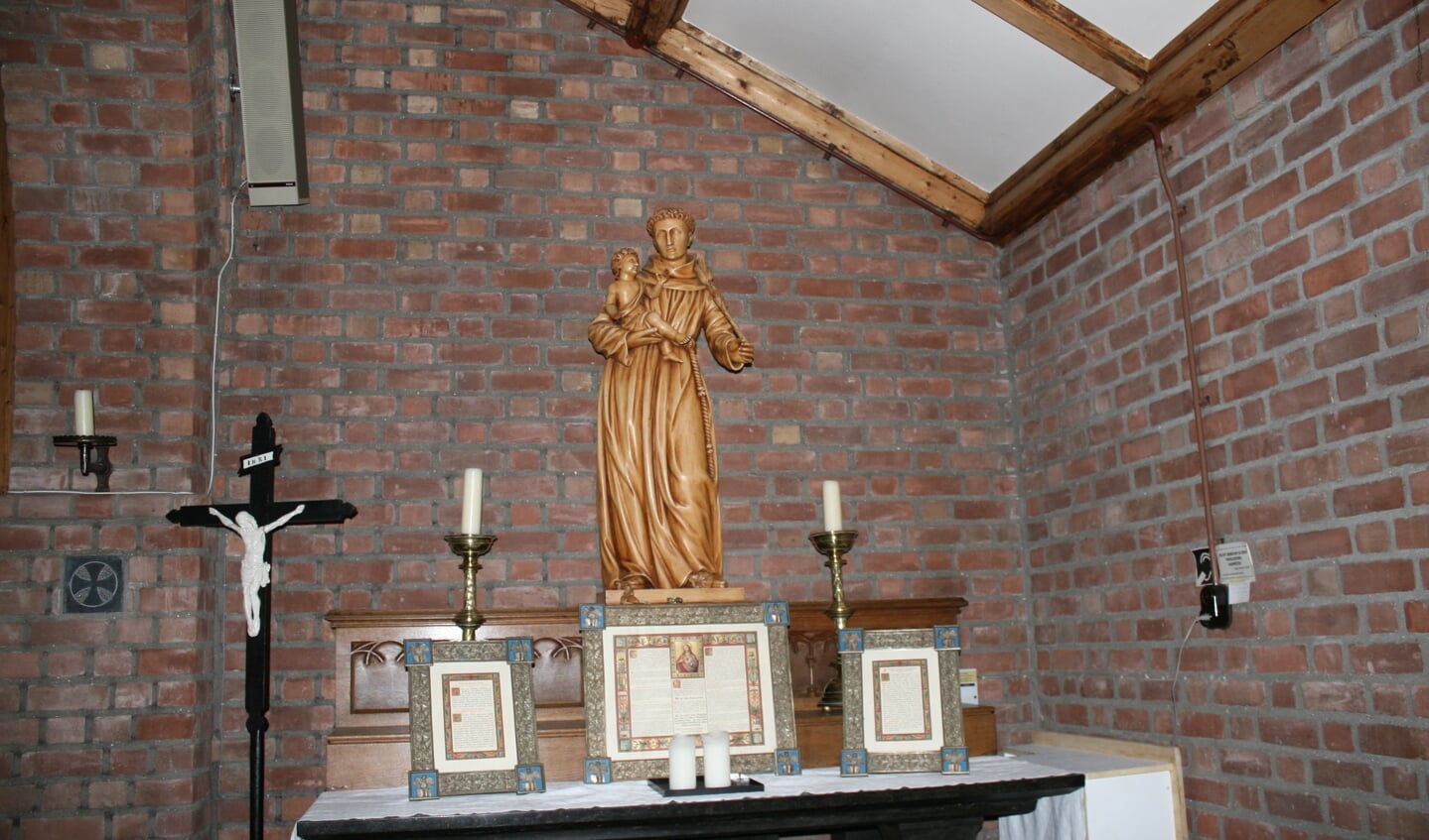 Houten beeld van de Heilige Antonius van Padua. Foto: Dinès Quist 