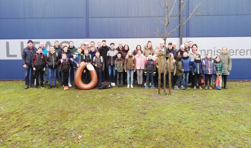 <p>De deelnemers aan de rookworstenactie. Foto: Litac</p>