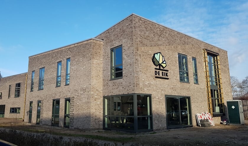 <p>Gezondheidscentrum de Eik, met op de bovenverdieping de huisartspraktijken. Foto: Sabine Janssen</p>
