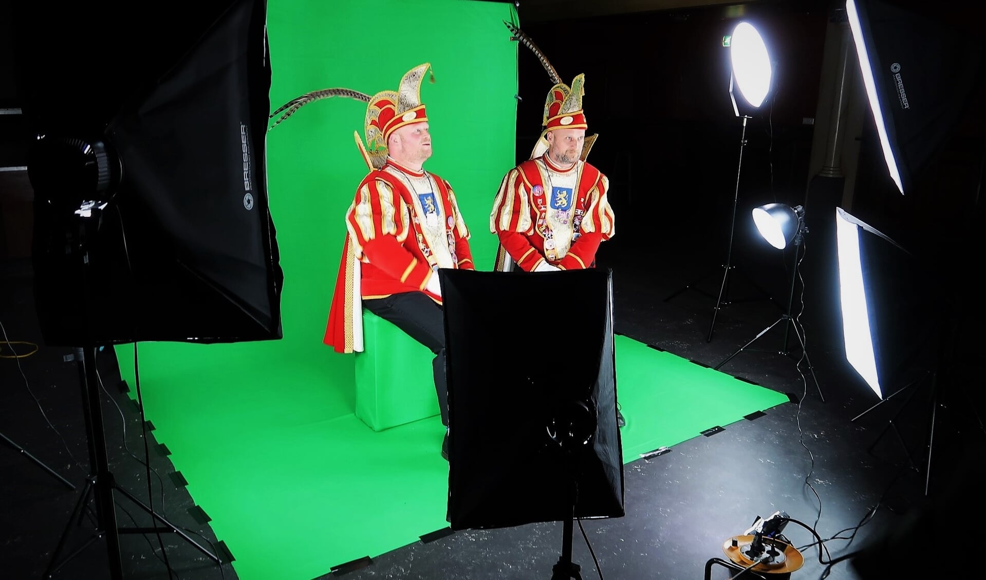 De opnames van prins Edwin II en adjudant Robby ten behoeve van KNUNNEKES.TV. Foto: Theo Huijskes