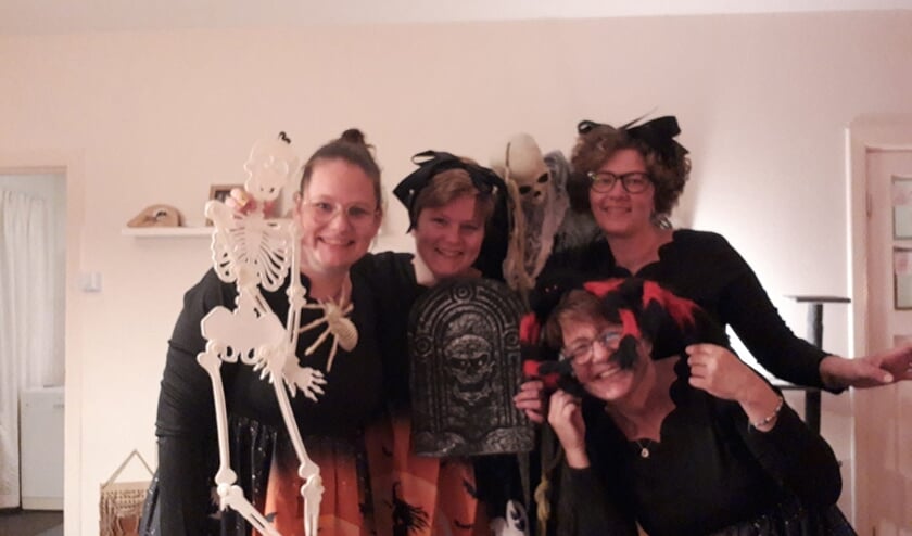De organisatie is al druk met de voorbereidingen voor de Halloweentocht. Foto: Facebook Wijkvereniging 't Hooiland