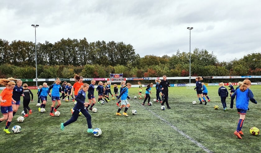 <p>Leuke oefeningen tijdens MVVA clinic. Foto: PR FC Trias</p>