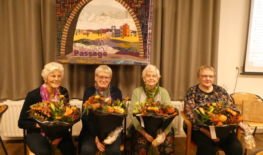 Van links naar rechts Riek Lammers, Annie Klein Wolterink, Willemien Veerbeek en Hannie Jansen. Foto: PR