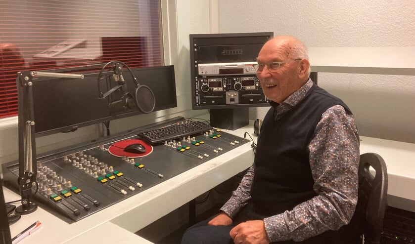 <p>Gerbert Abbink in de studio. Foto: Mirjam Rensink</p>