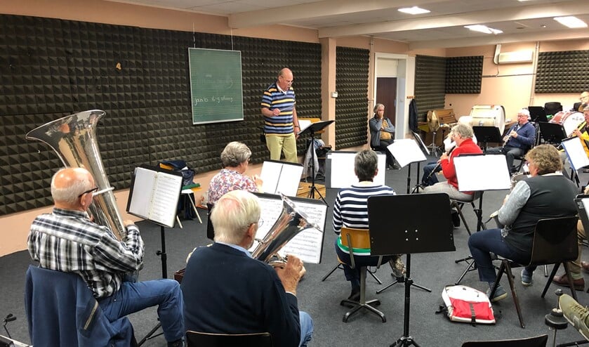 Sarabram repeteert in het verenigingsgebouw van muziekvereniging ‘De Vriendschap’ in Doetinchem. Foto: Walter Hobelman