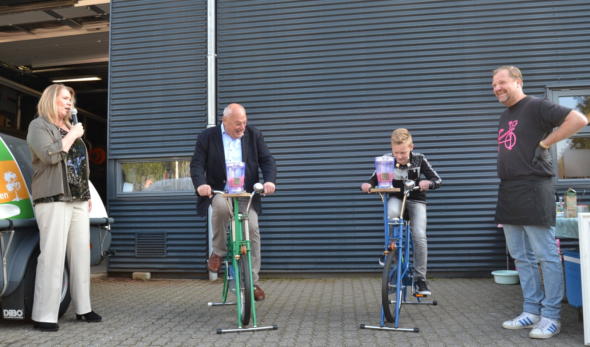 Kinderburgemeester Jurre Tadema en wethouder Martin Veldhuizen openen de Duurzaamheidsdag. Foto: Karin Stronks