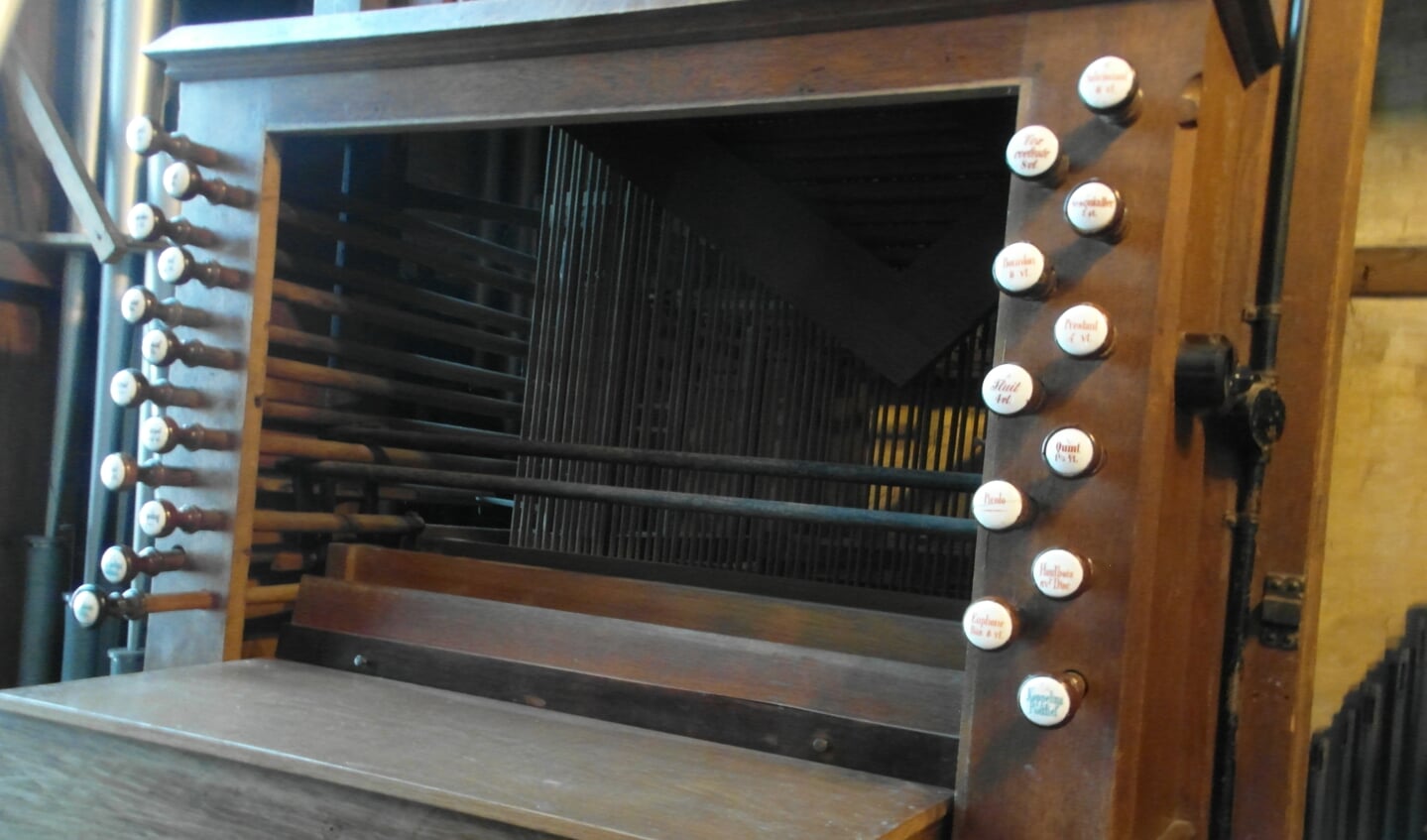 Het orgel in de Antoniuskerk wordt bespeeld door Harry van Wijk. Foto: PR