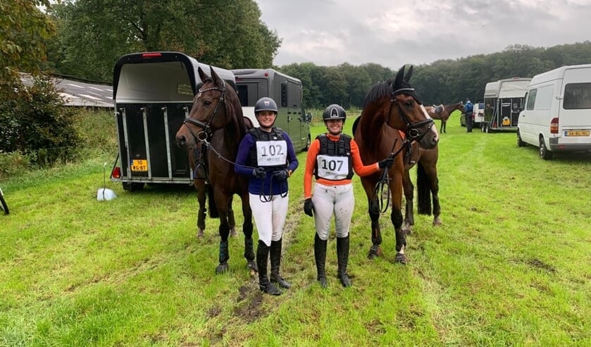 Elke Kettering en Britt Riethorst kwamen goed voor de dag in Vasse. Foto: PR