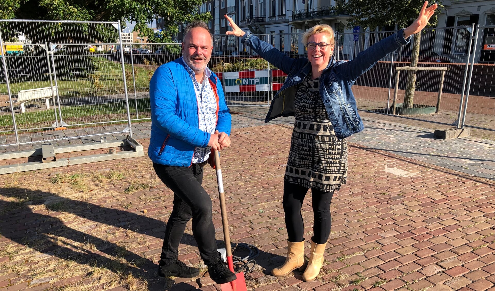 Lisa Pit en Hans Wiedenhoff op de plek waar ‘Lekker aan de IJssel’ wordt gerealiseerd. Foto: Eric Klop