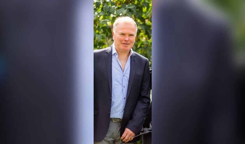 Jos Hartjes viert zijn 50-jarig jubileum bij Cuppers Carrosserieën. Foto: eigen foto